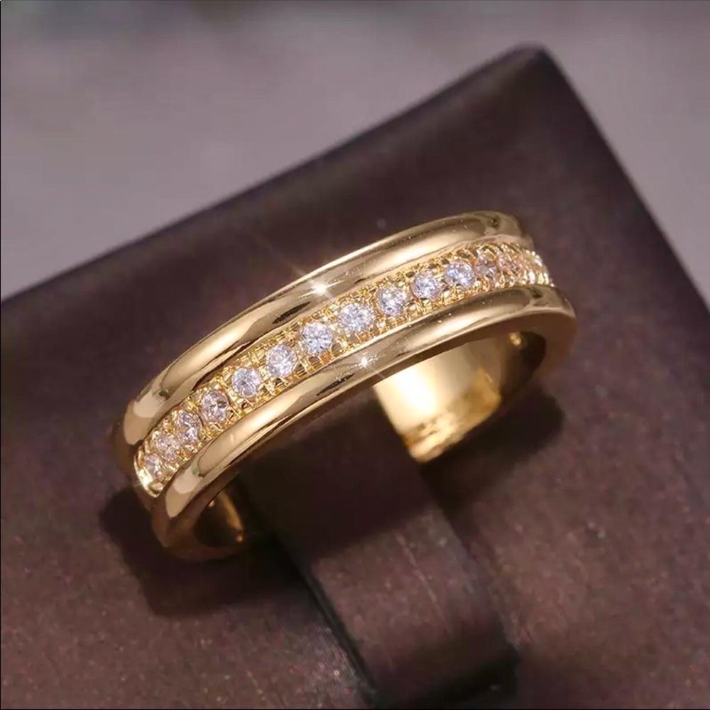🌟Elegant Gold Plated Ring with CZ Stone